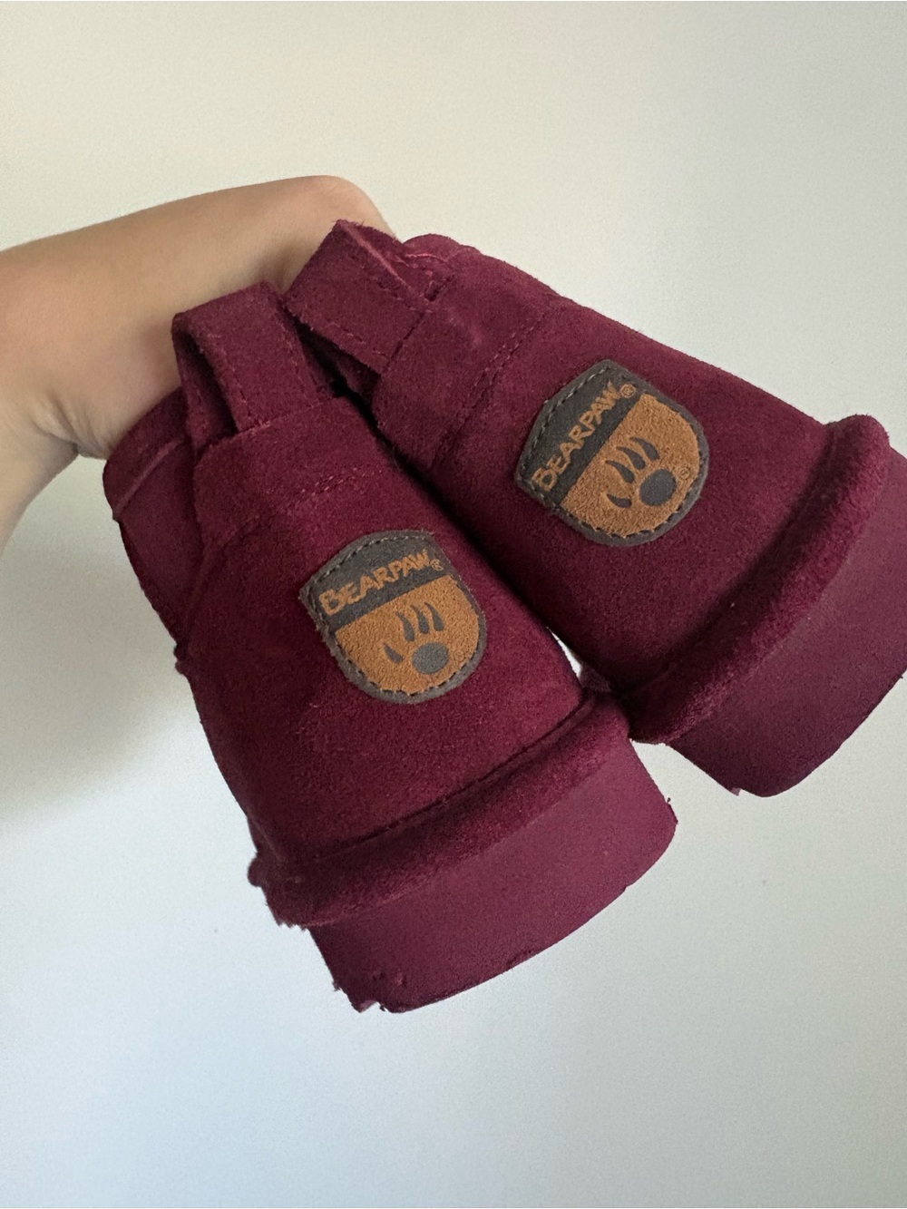 Bearpaw women 8 Burgundy Slip-On Booties